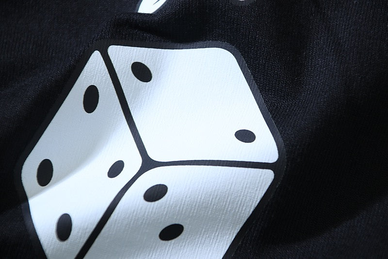 Schwarz-weißes T-Shirt