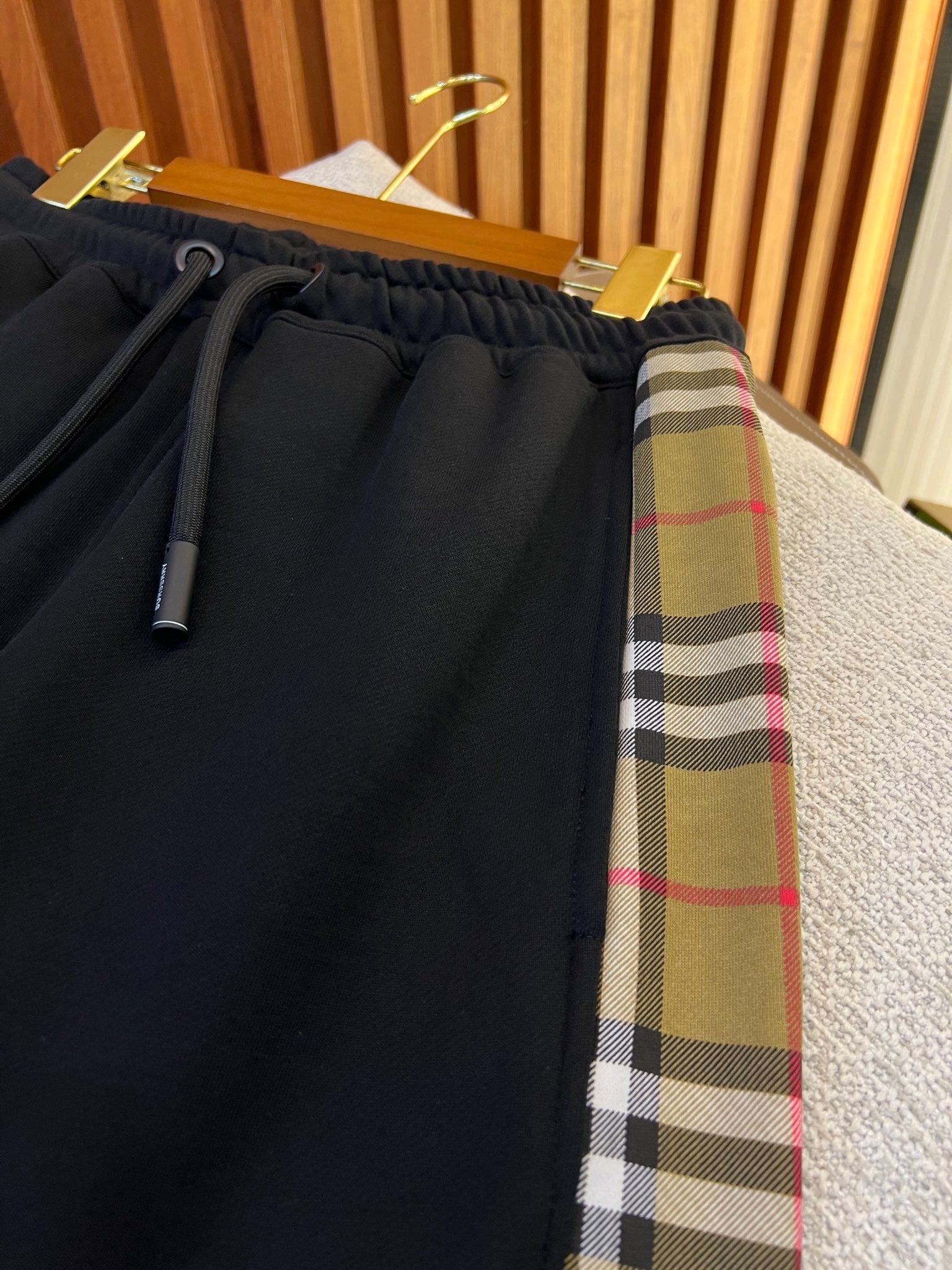 Schwarze Hosen