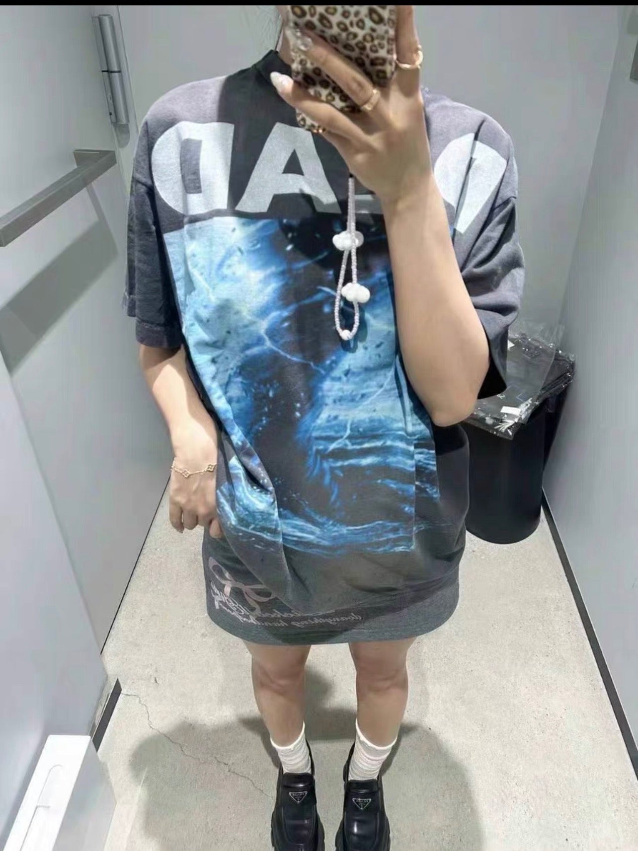 Dunkelschwarzes T-Shirt