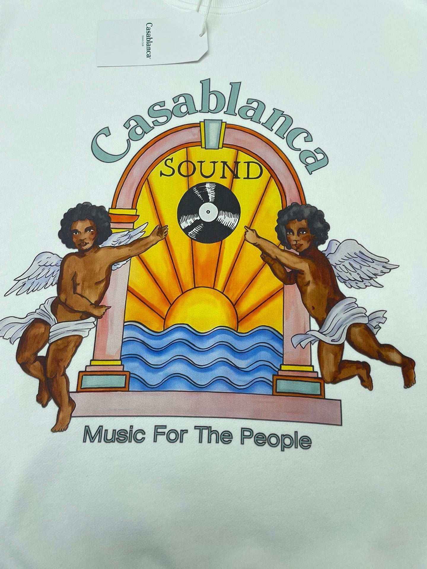 سويت شيرت أبيض وأسود