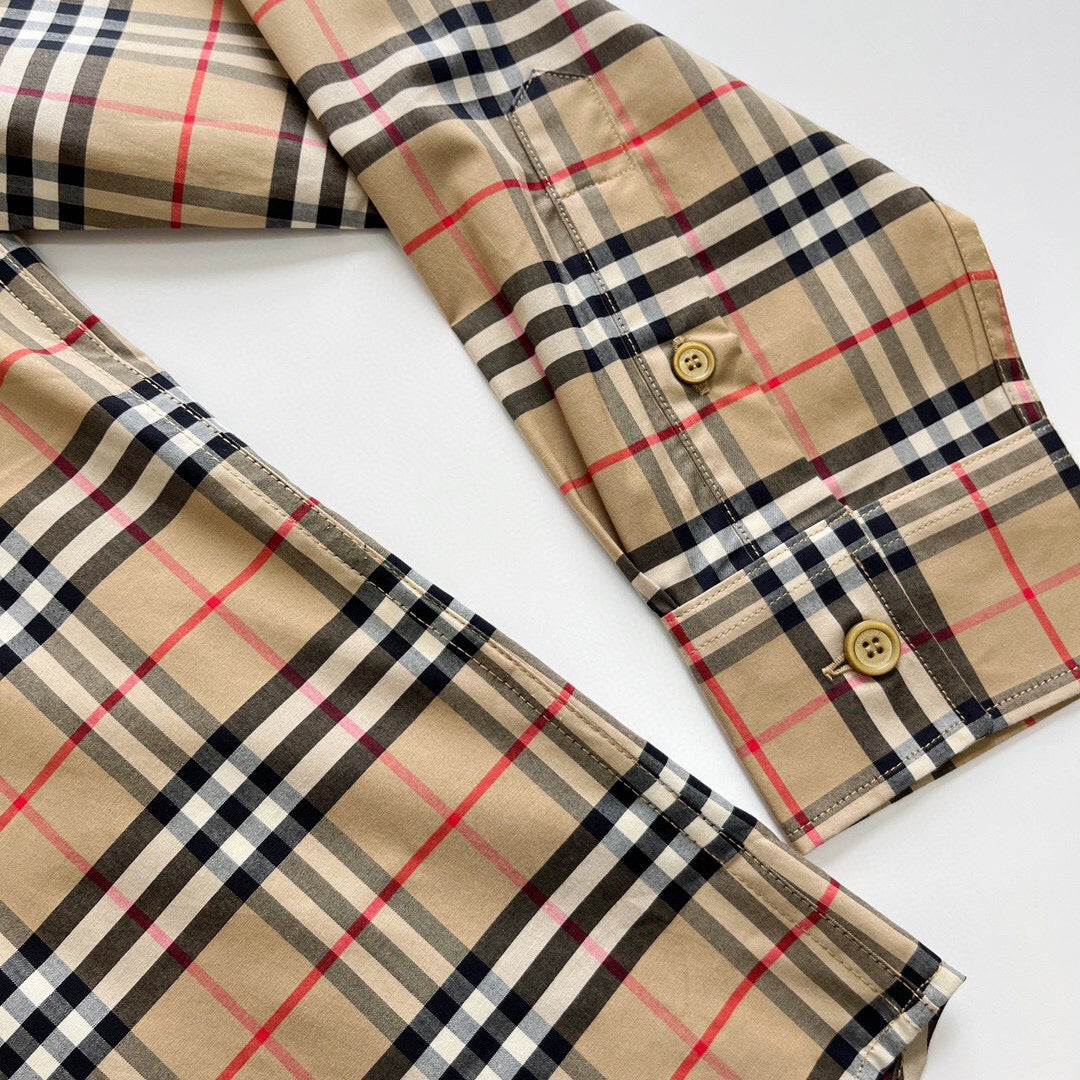 قميص متعدد الألوان