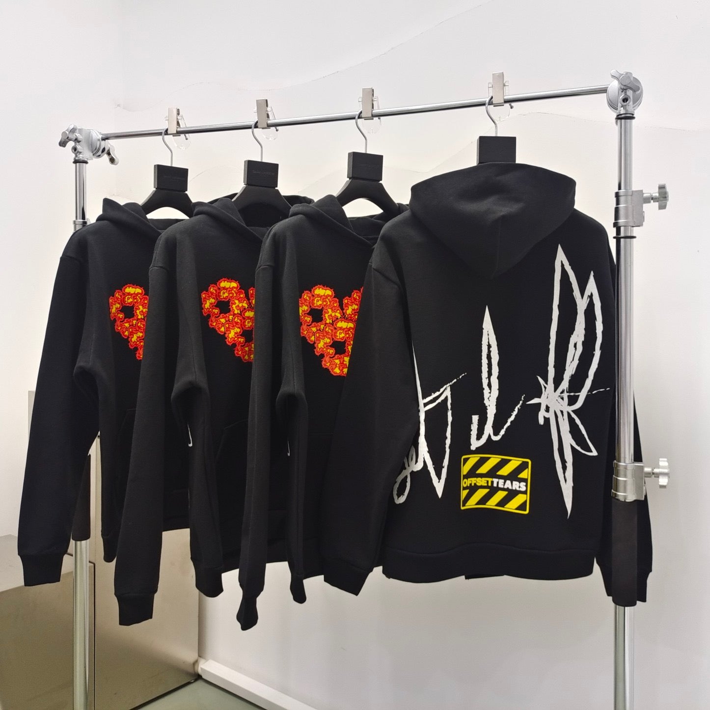 Schwarzer Hoodie