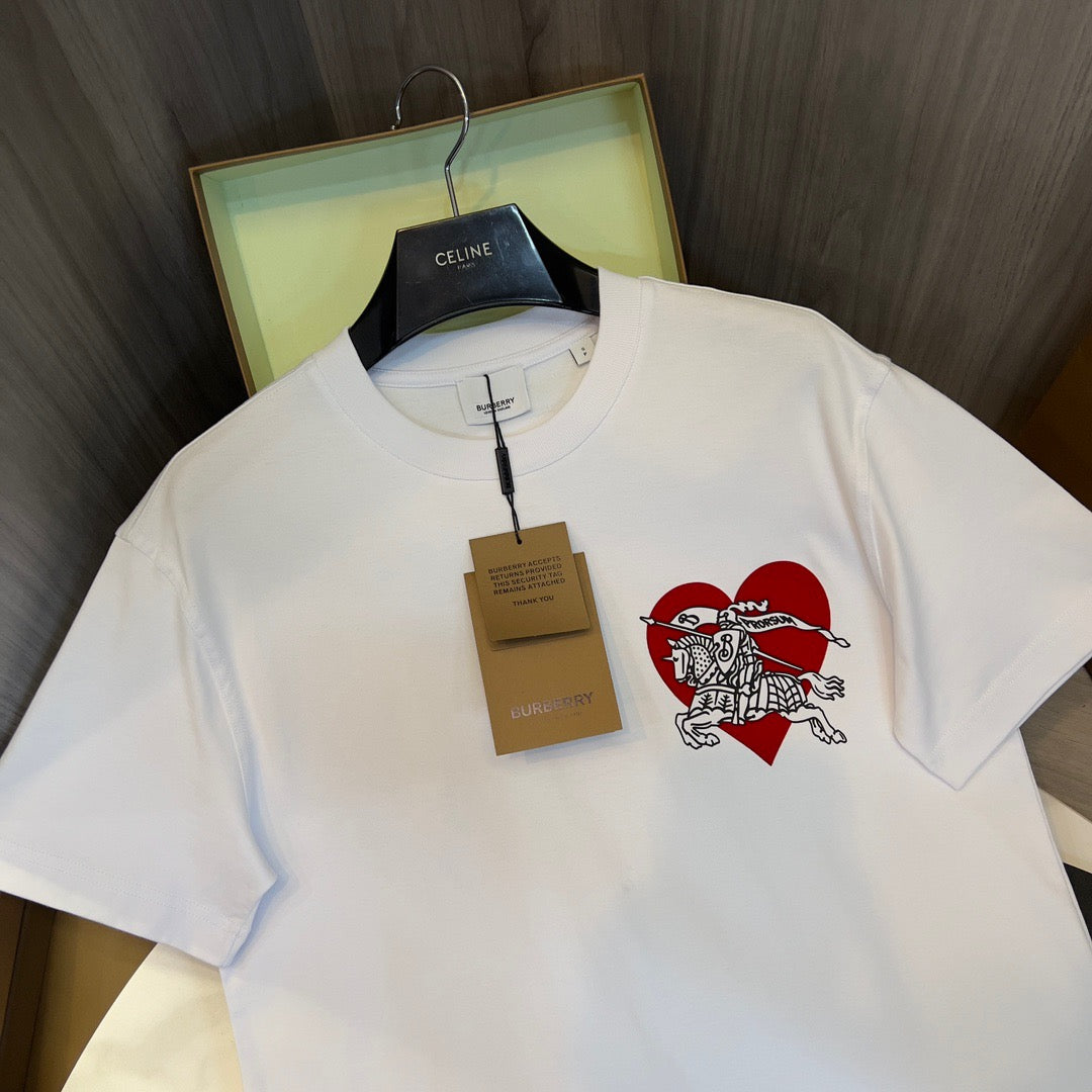 تي شيرت أبيض