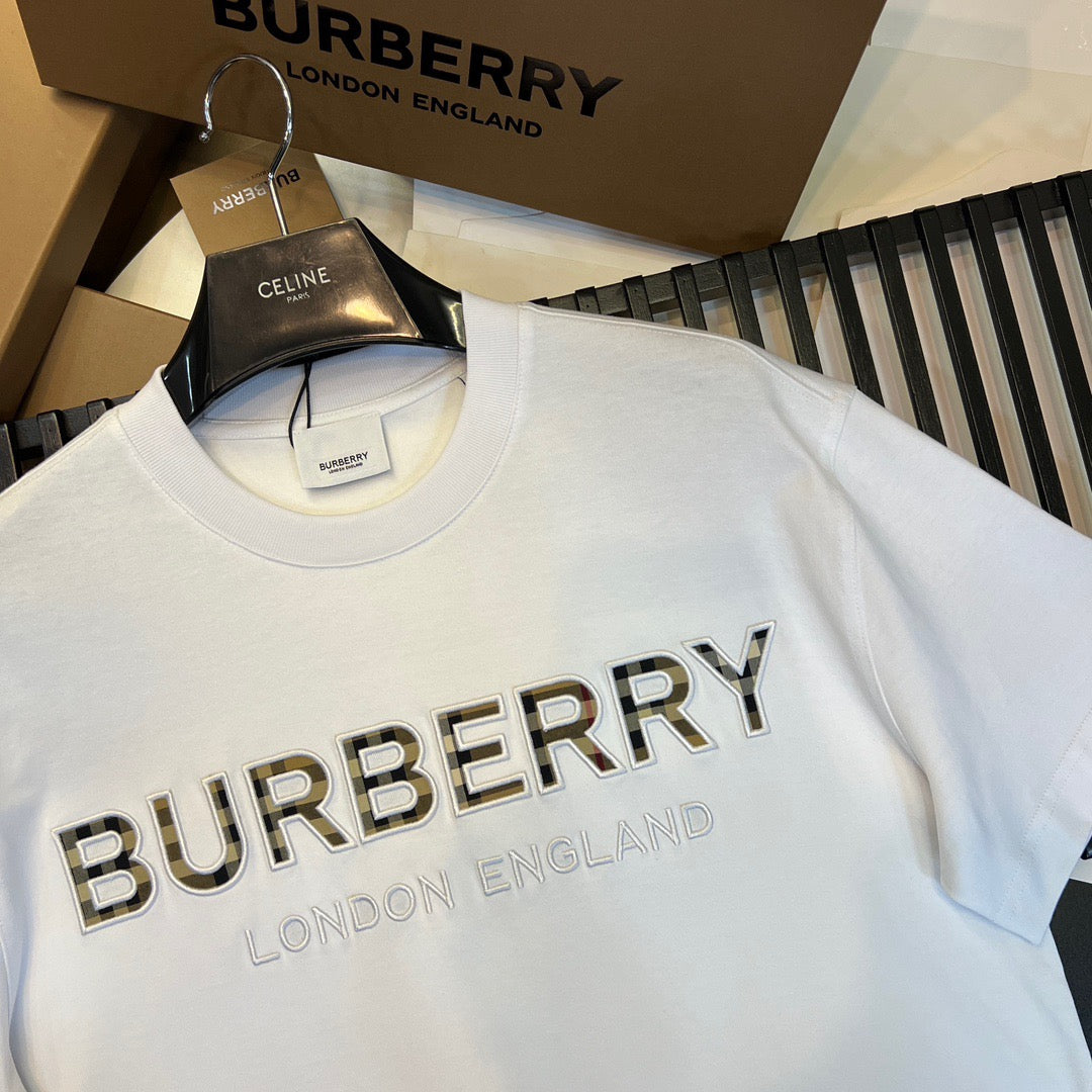 Black and White T-shirt - FashionHype.xyz