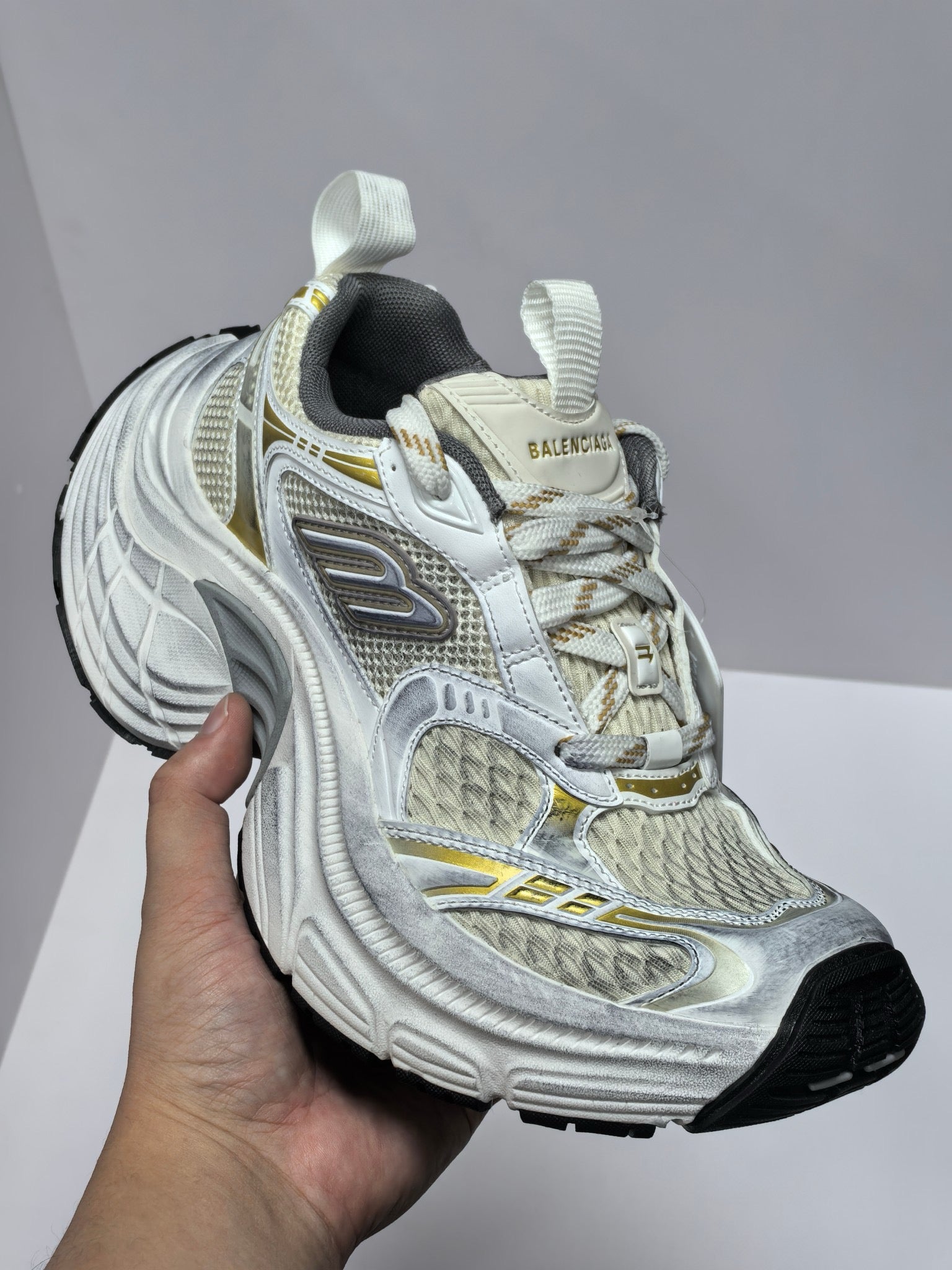 Mehrfarbige Schuhe