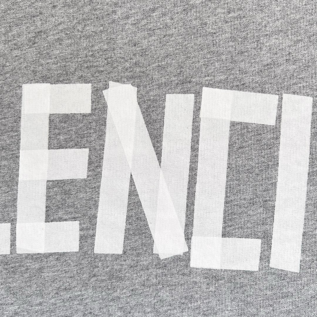 Grauer Hoodie