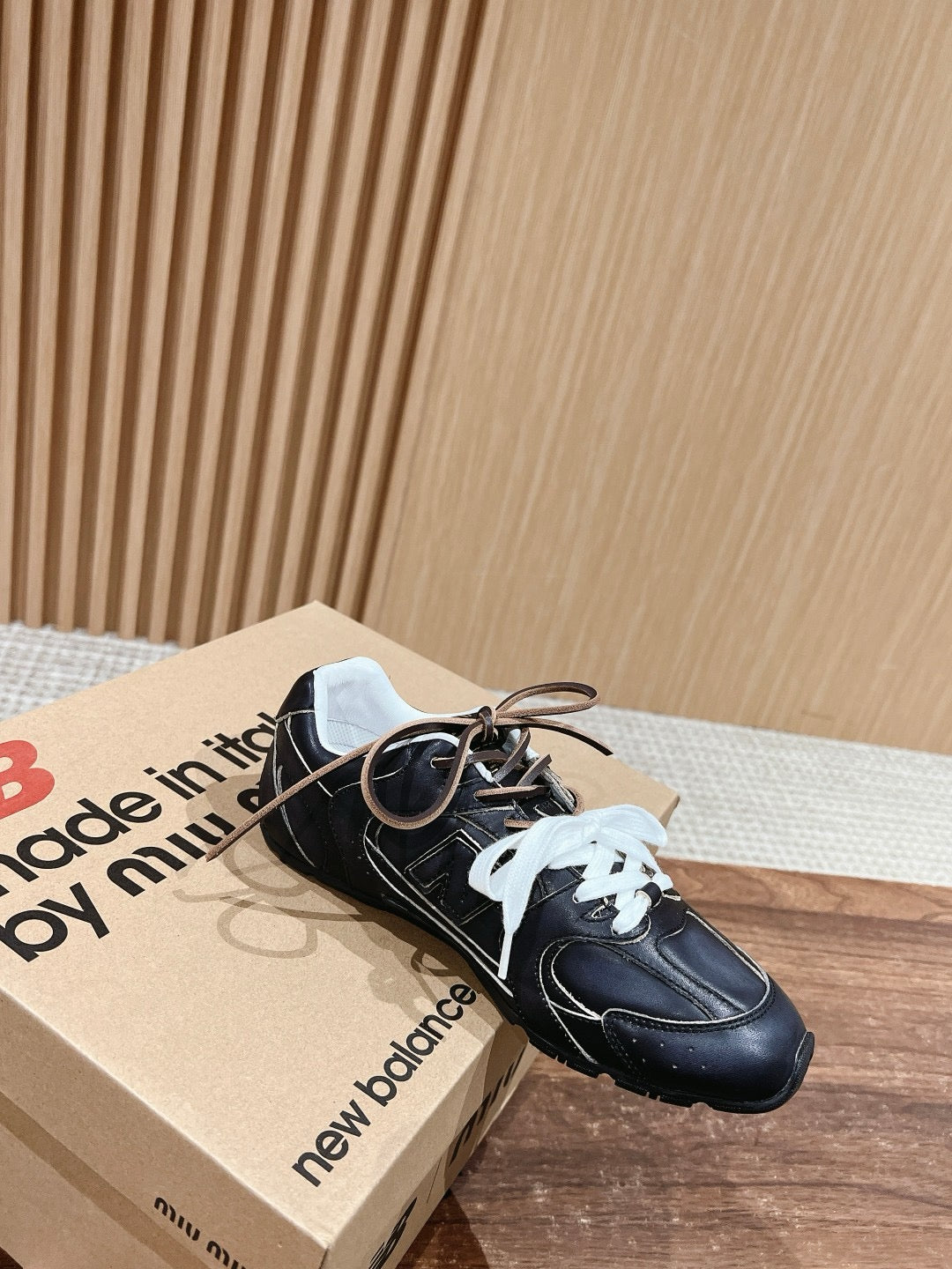 Mehrfarbige Schuhe