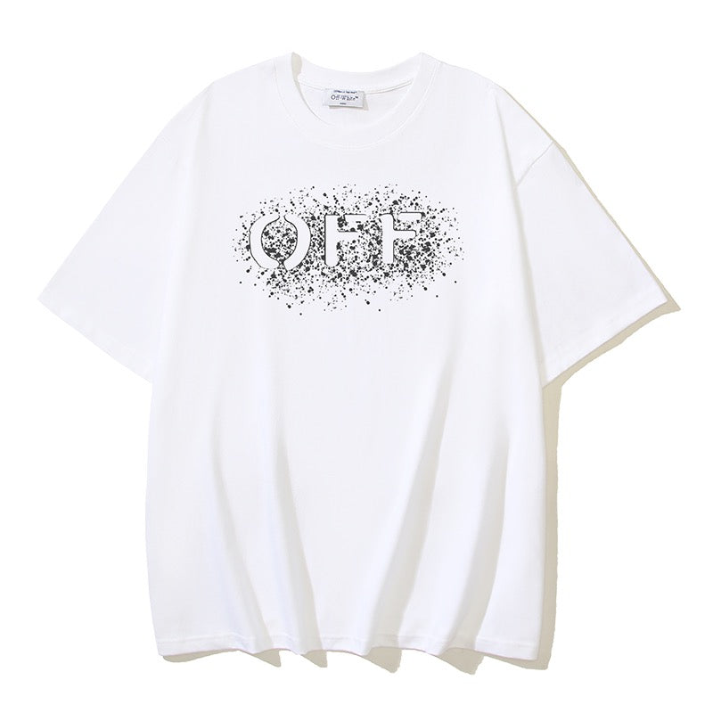 Camiseta negra, blanca y gris