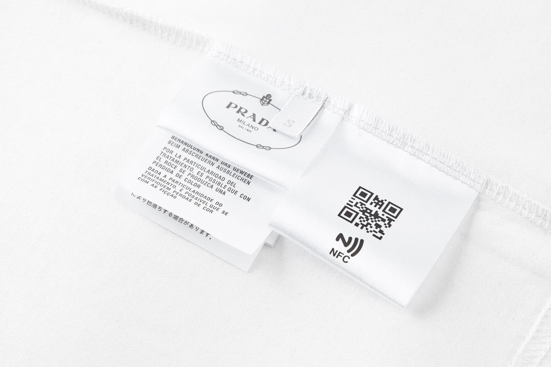 Black and White T-shirt - FashionHype.xyz