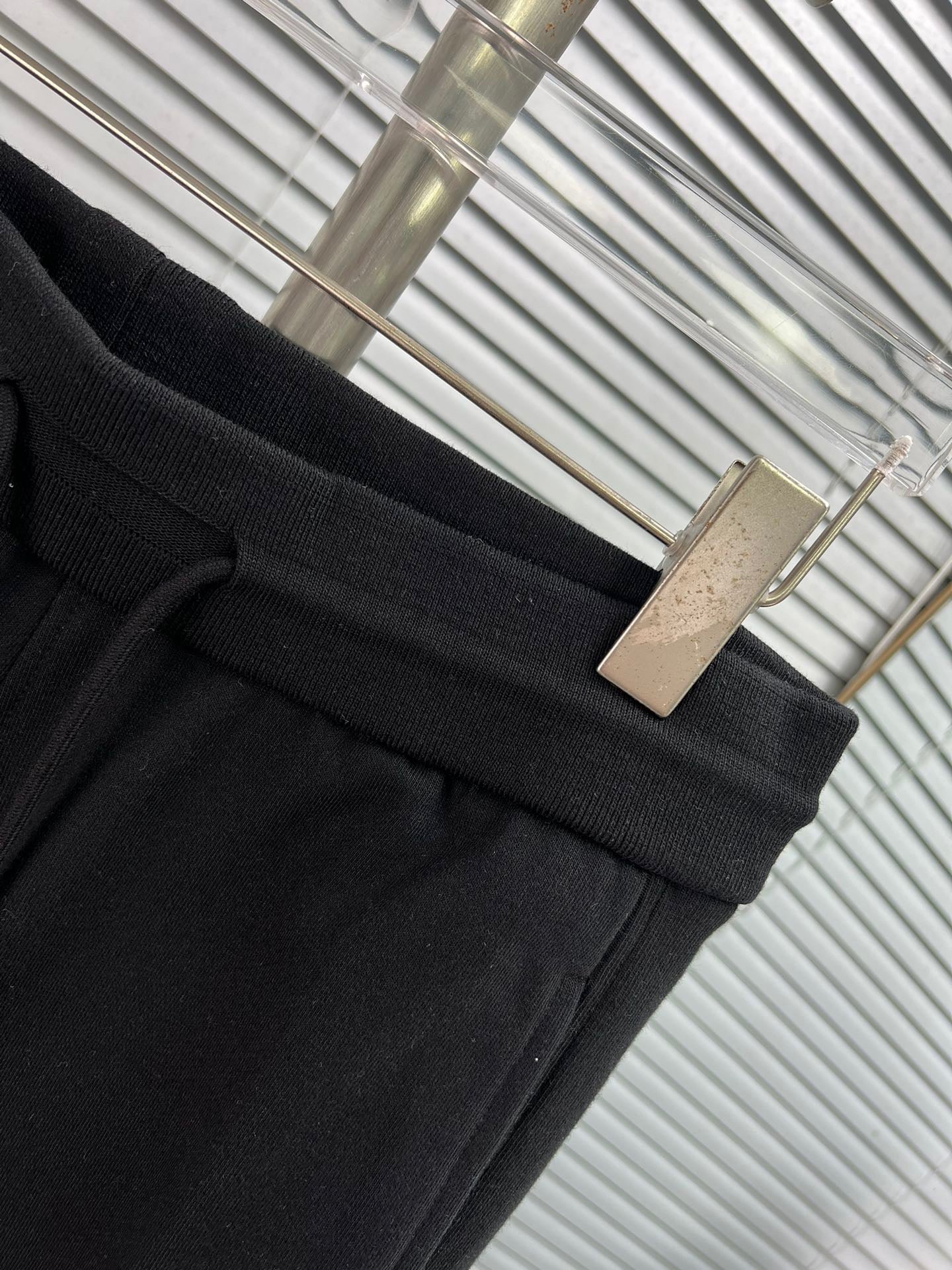 Mehrfarbige Hose