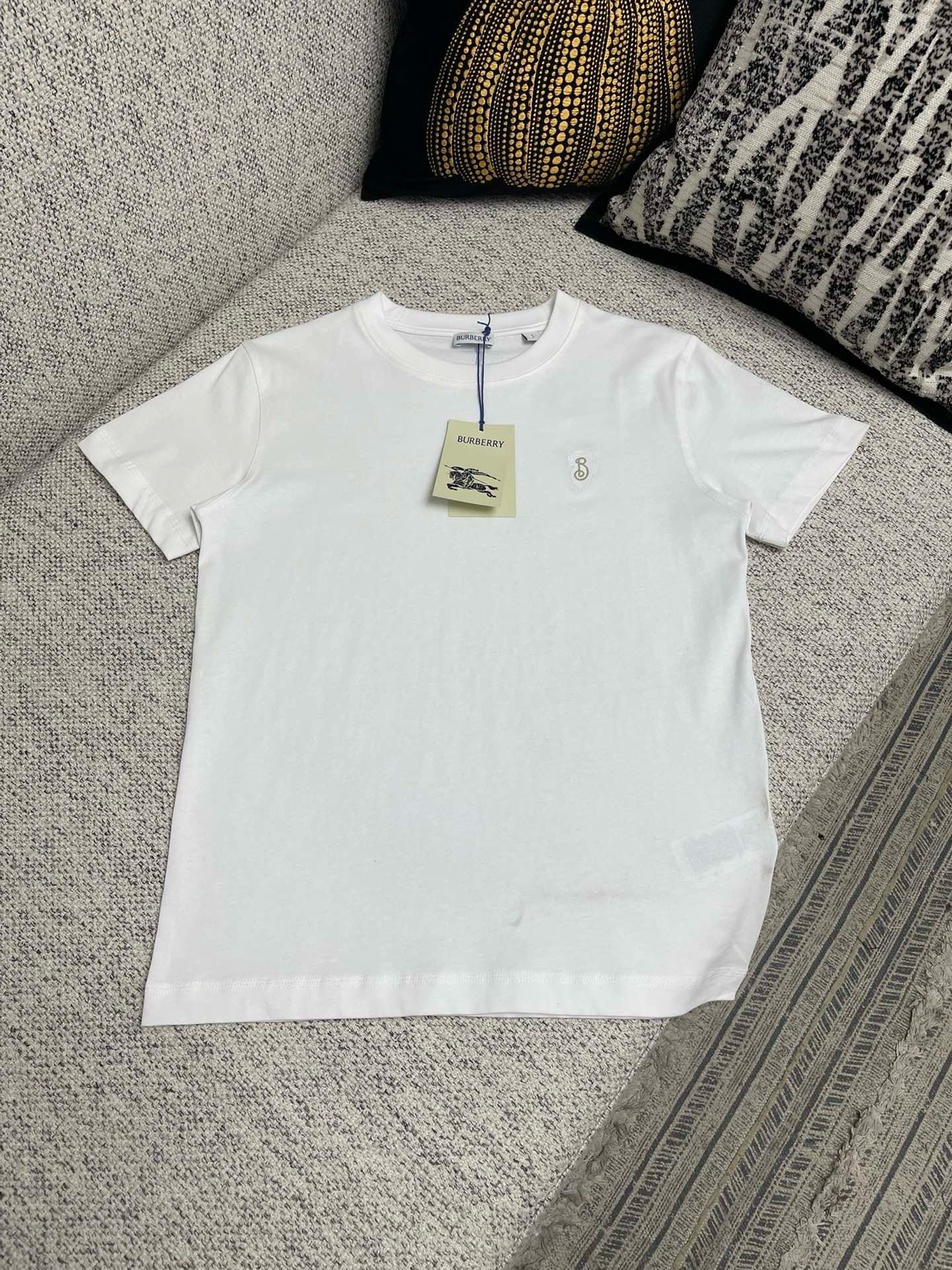 Mehrfarbiges T-Shirt