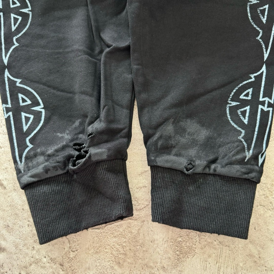 Schwarzer Hoodie