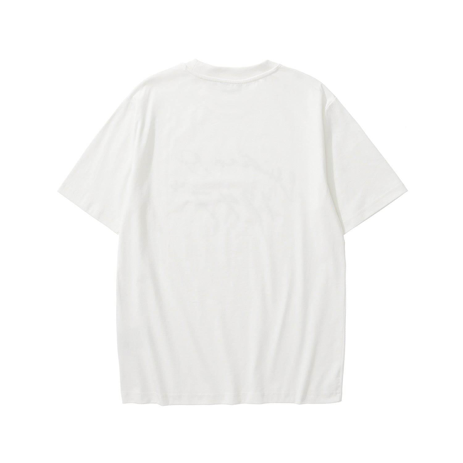 Schwarzes, weißes und blaues T-Shirt