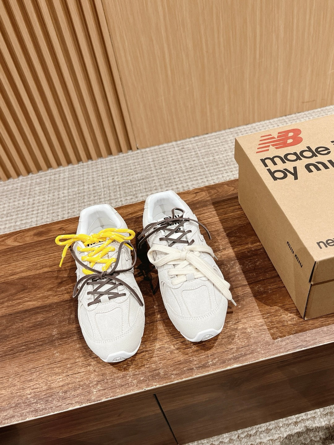 Mehrfarbige Schuhe