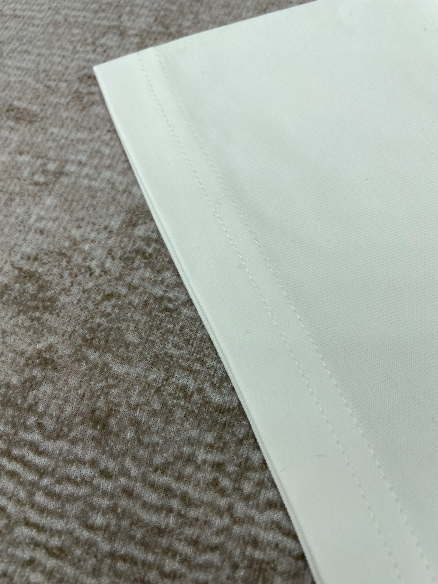 Camiseta en blanco y negro