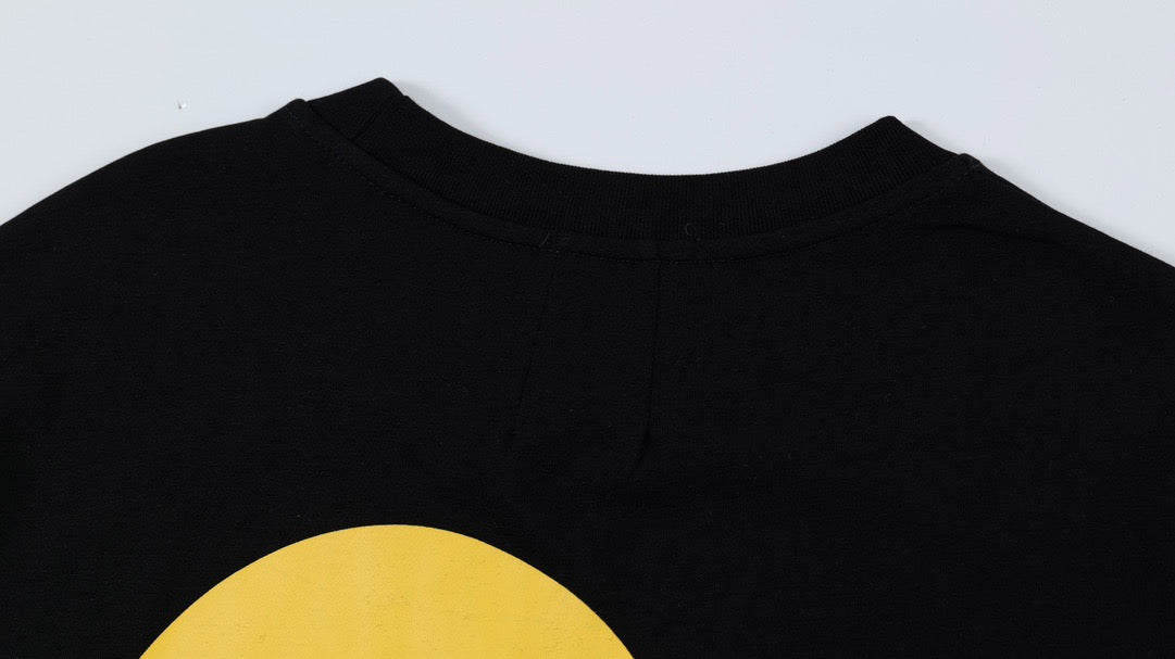 Schwarzes T-Shirt