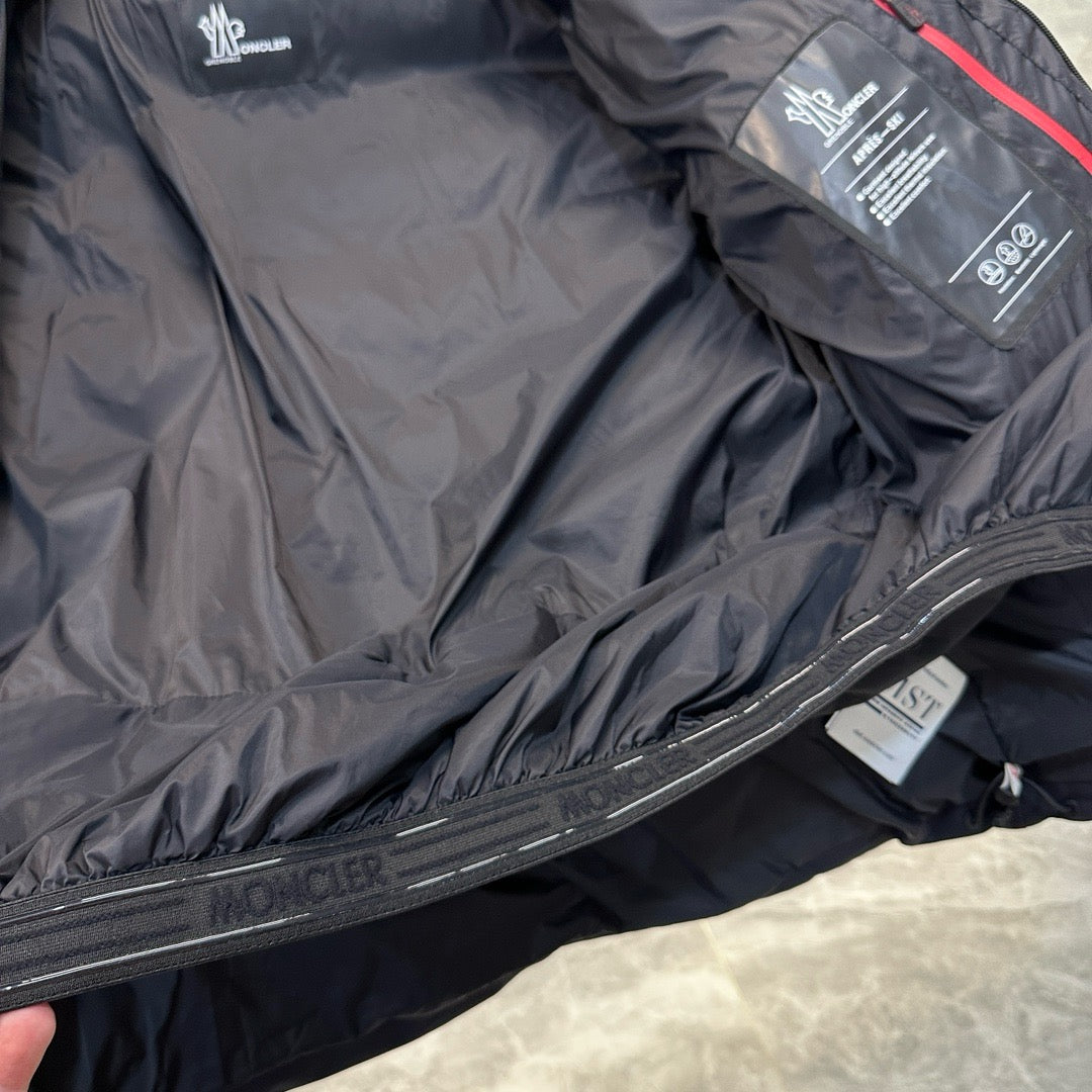 Schwarze Jacke - Größen 4,5