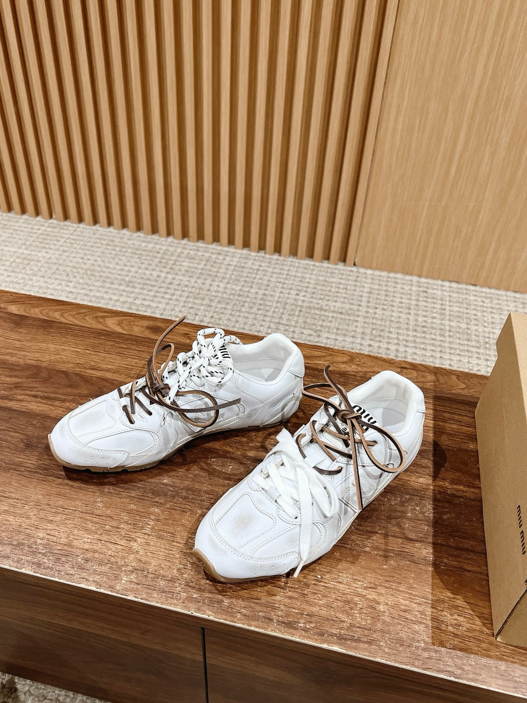 Mehrfarbige Schuhe