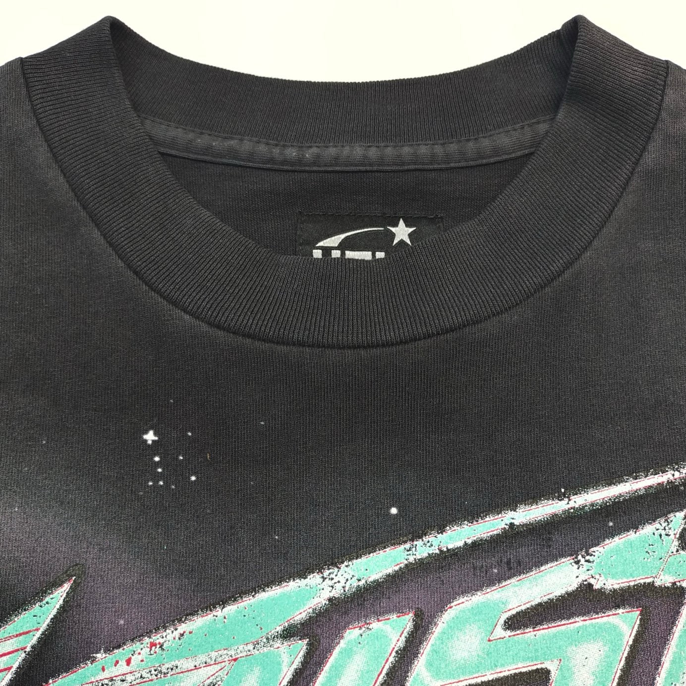 Dunkelschwarzes T-Shirt