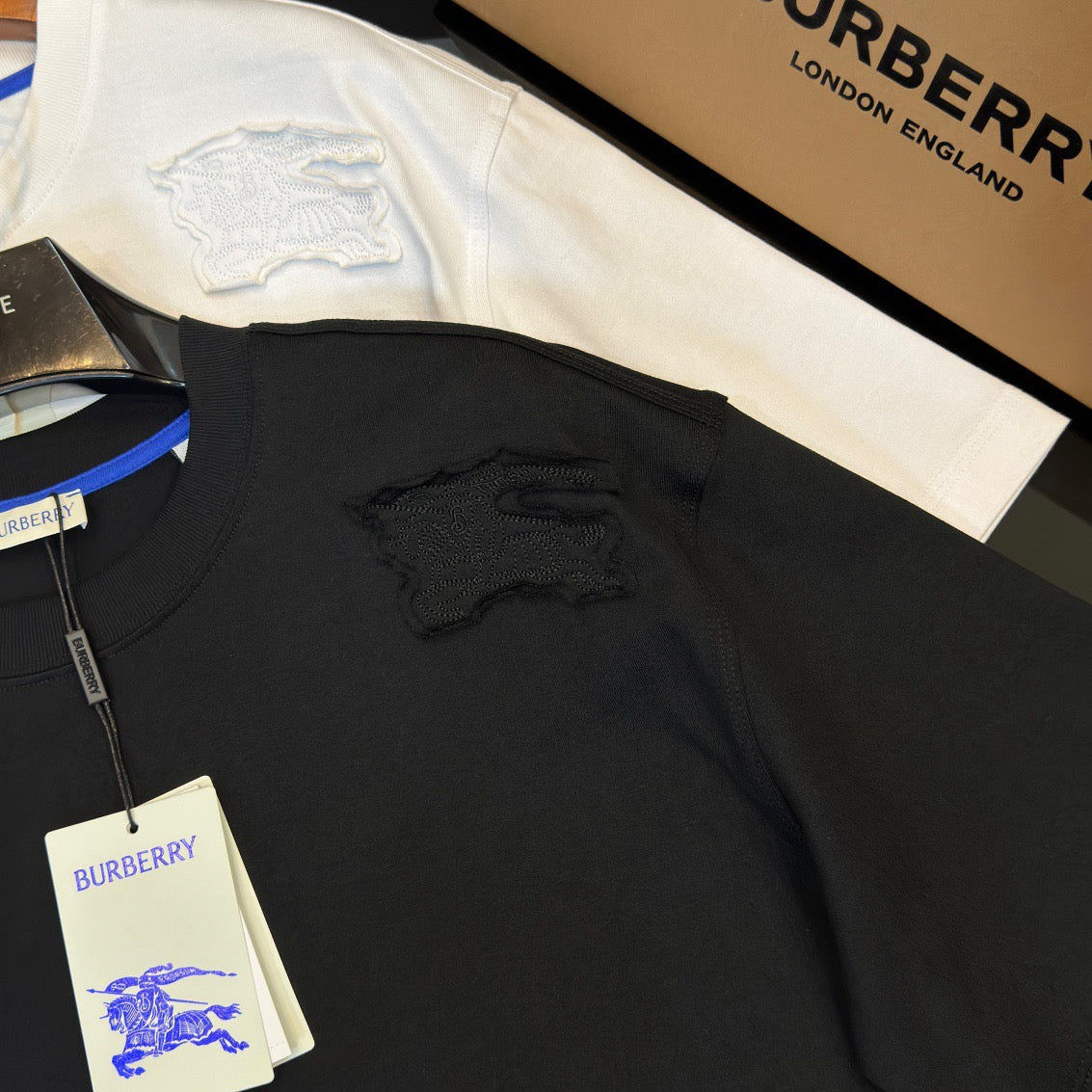 Mehrfarbiges T-Shirt