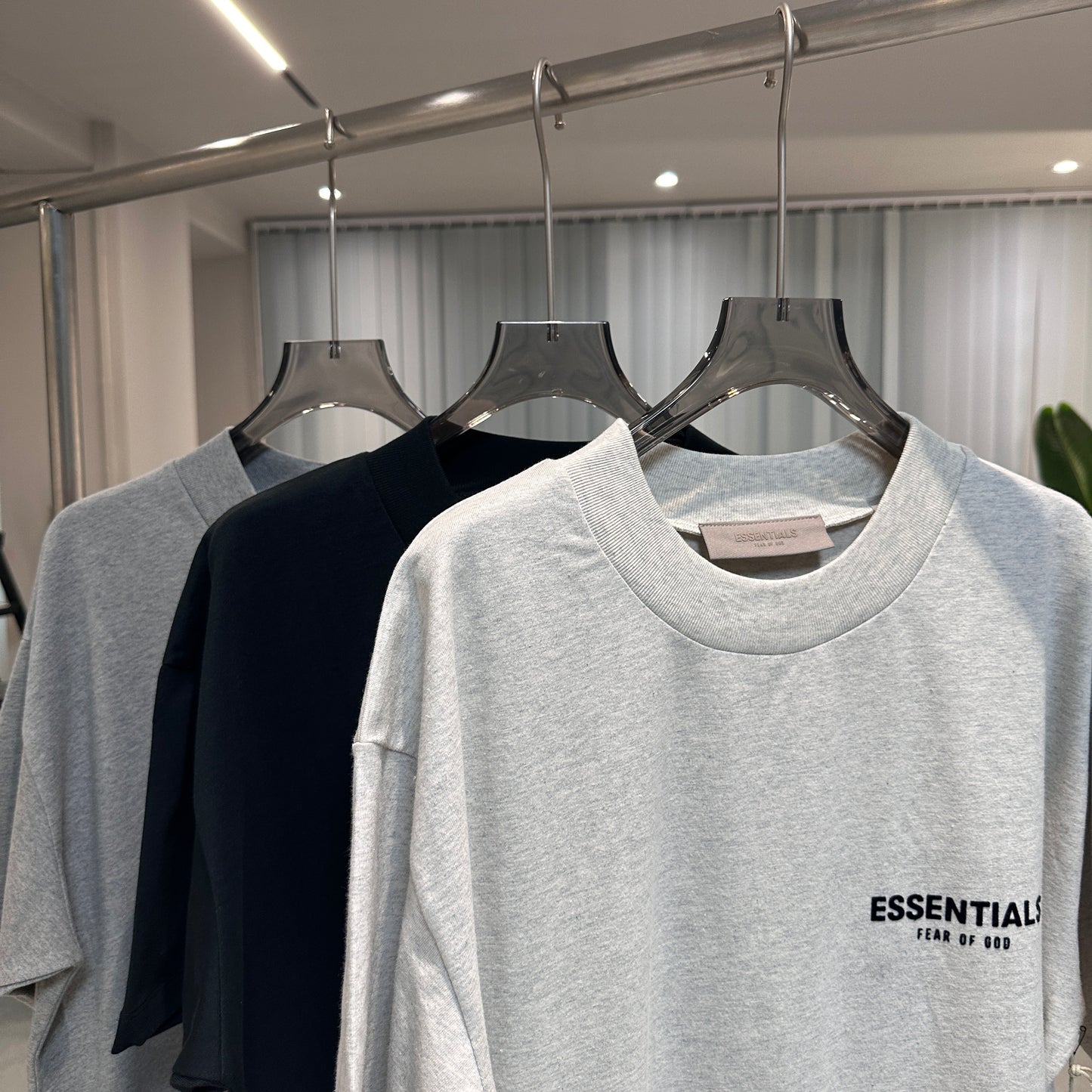 جيرسي رمادي وأبيض وأسود