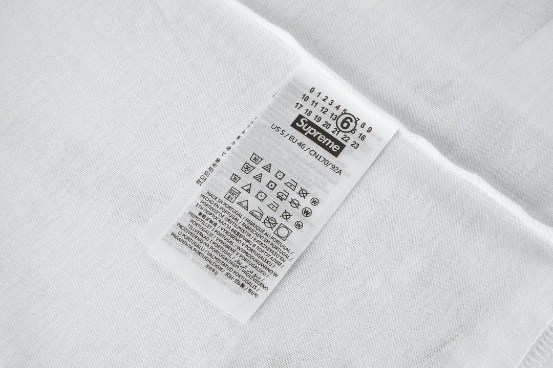 weißes T-Shirt