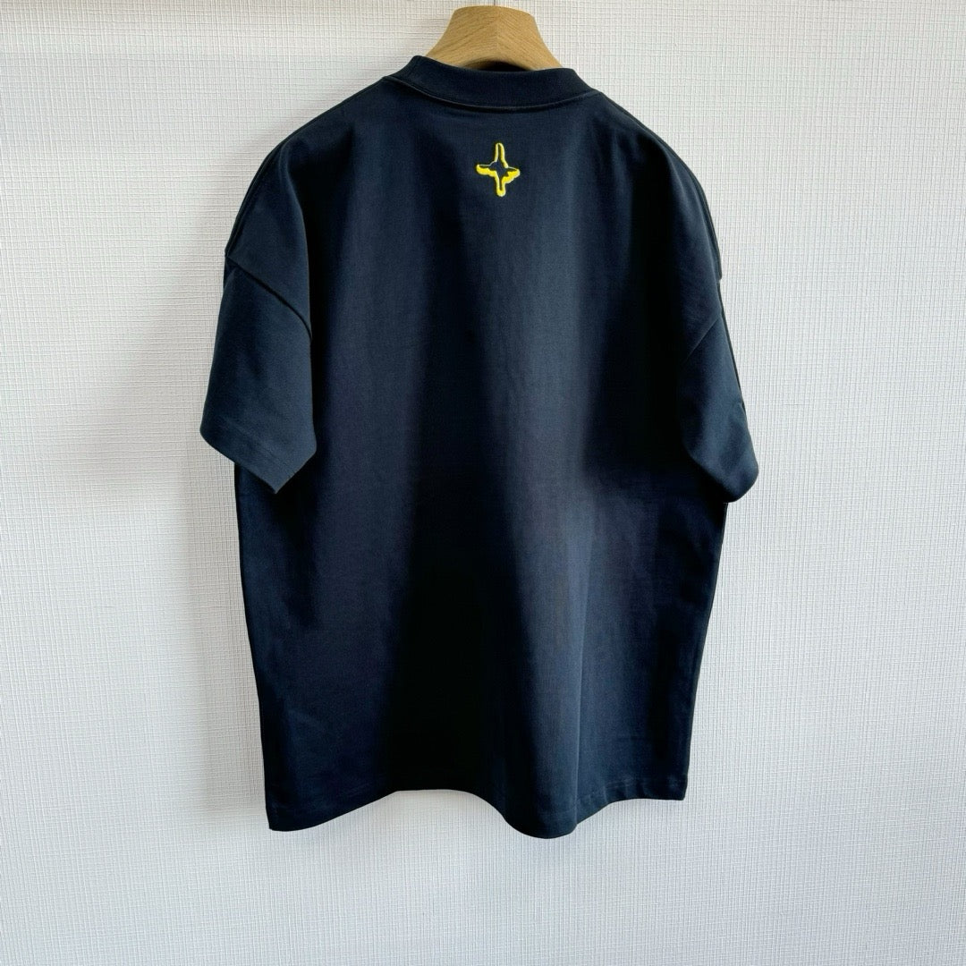 Weißes und schwarzes Trikot