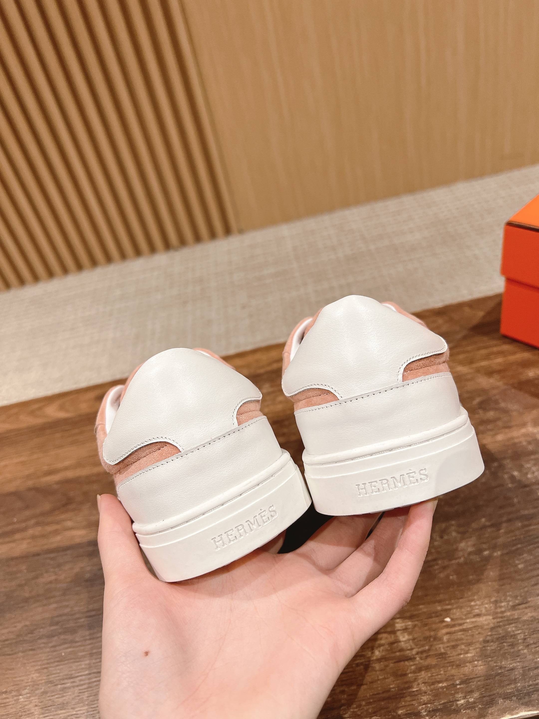 Mehrfarbige Schuhe