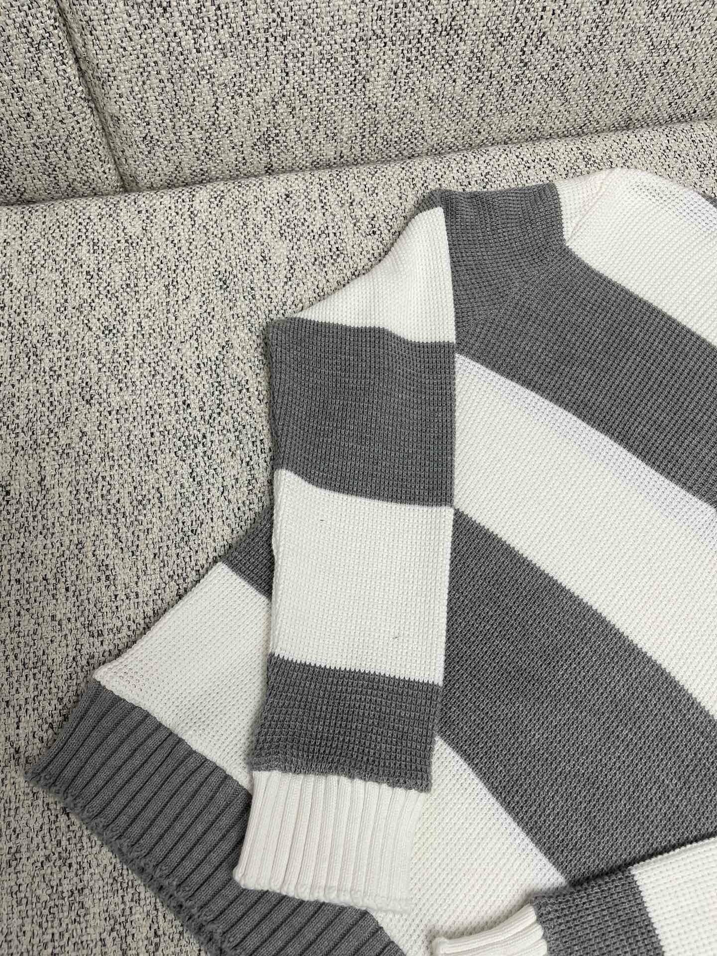 Weißgraues Trikot