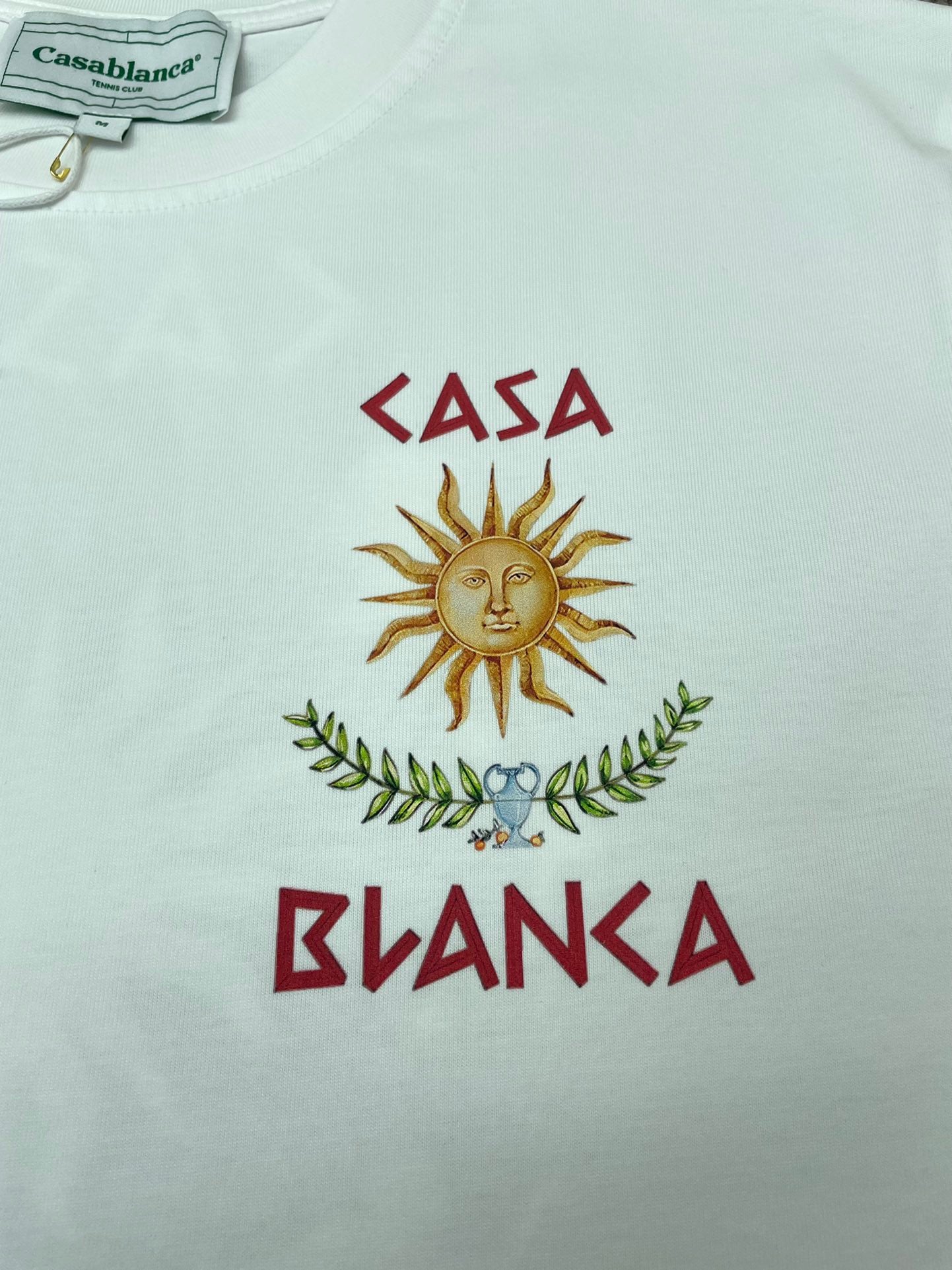Schwarz-weißes T-Shirt