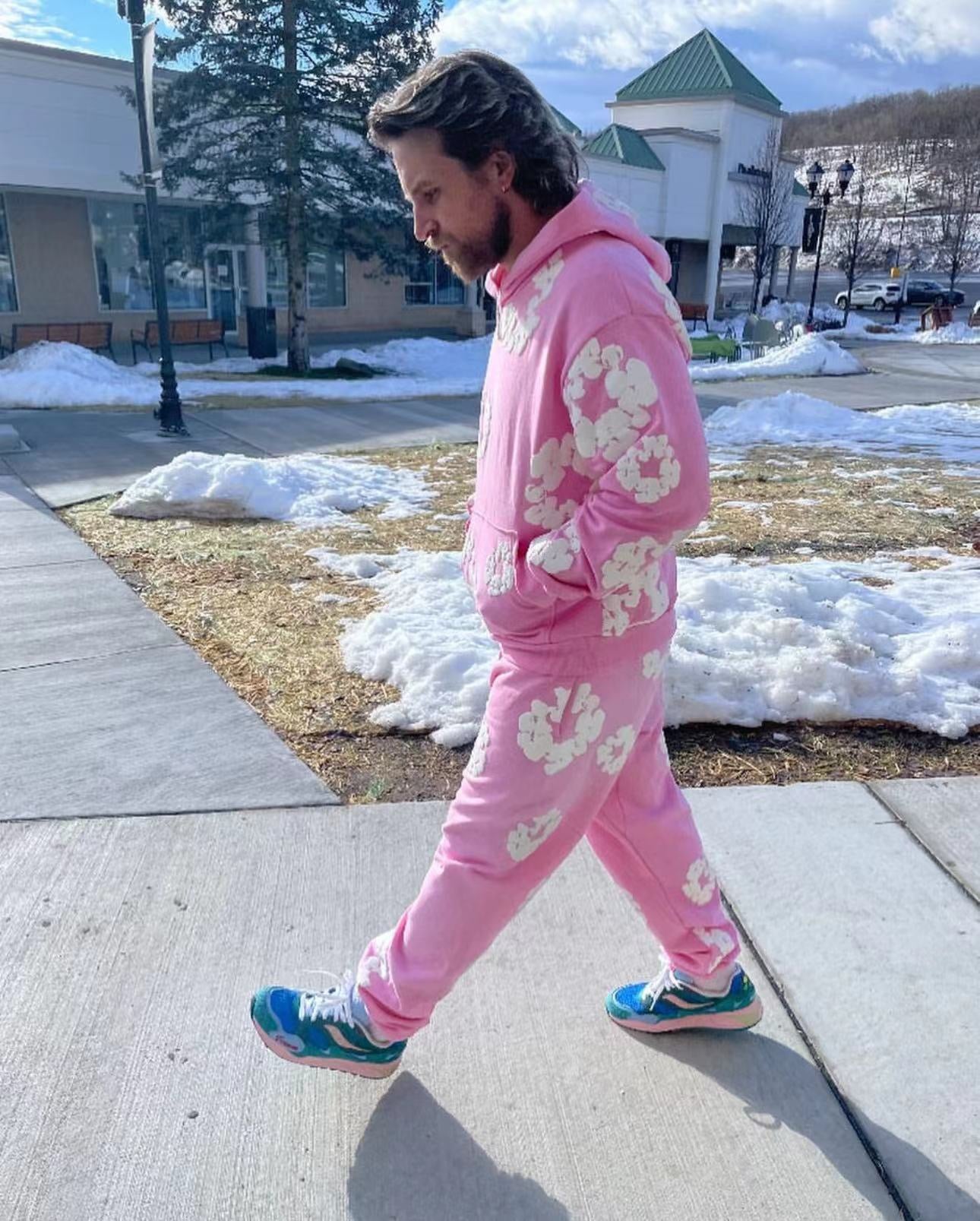 هودي باللونين الوردي والأزرق