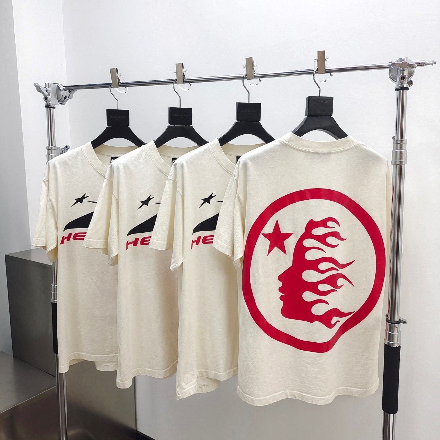 weißes T-Shirt