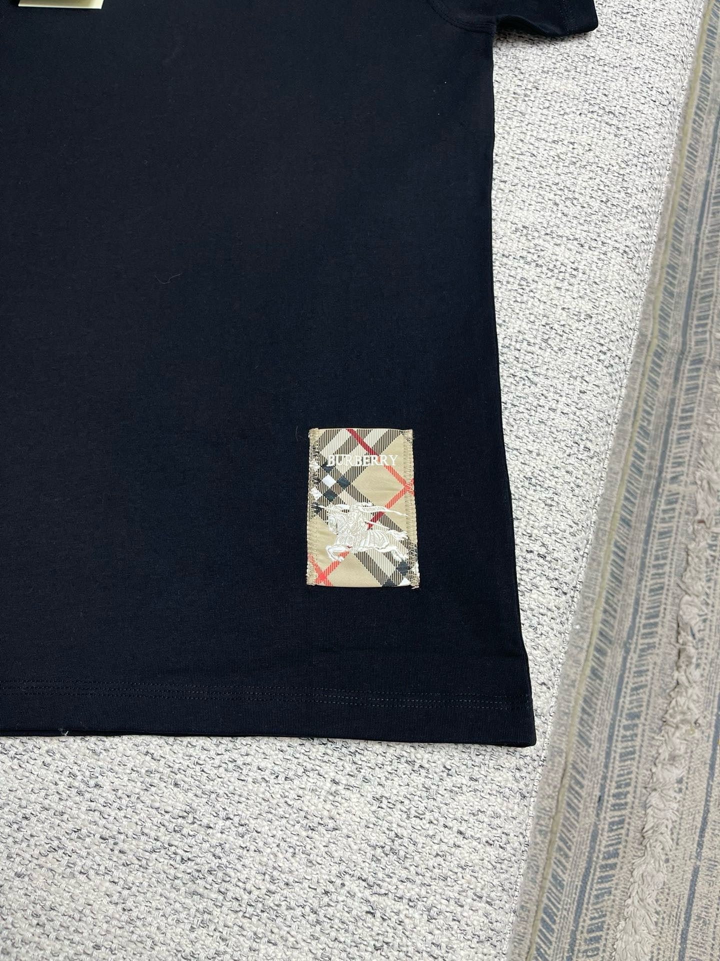 Mehrfarbiges T-Shirt