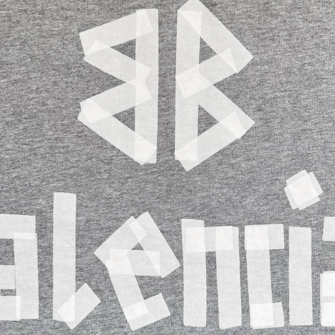 Sudadera con capucha gris