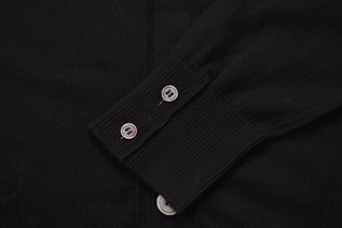 Schwarze, marineblaue, graue und dunkelgraue Jacke
