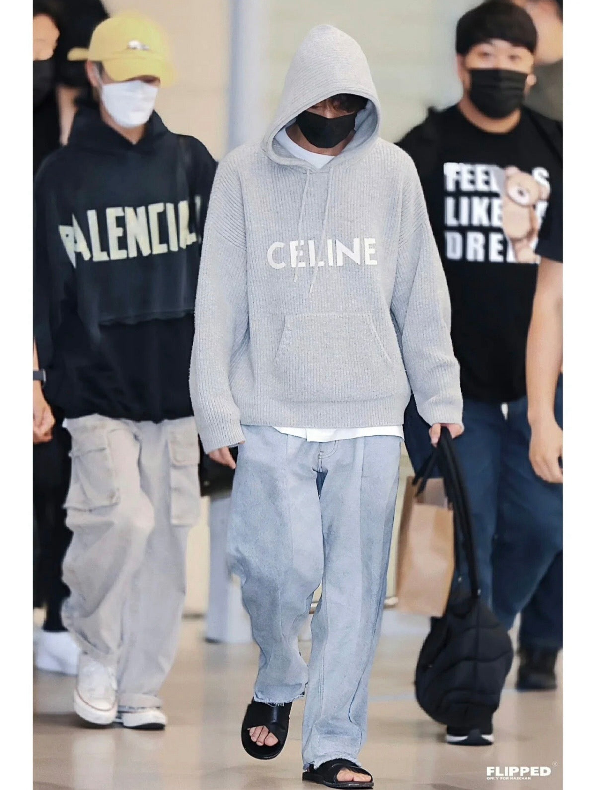 Schwarz-grauer Kapuzenpullover