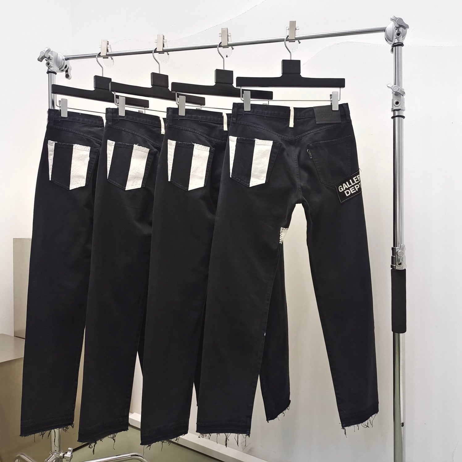 Black Pant - FashionHype.xyz
