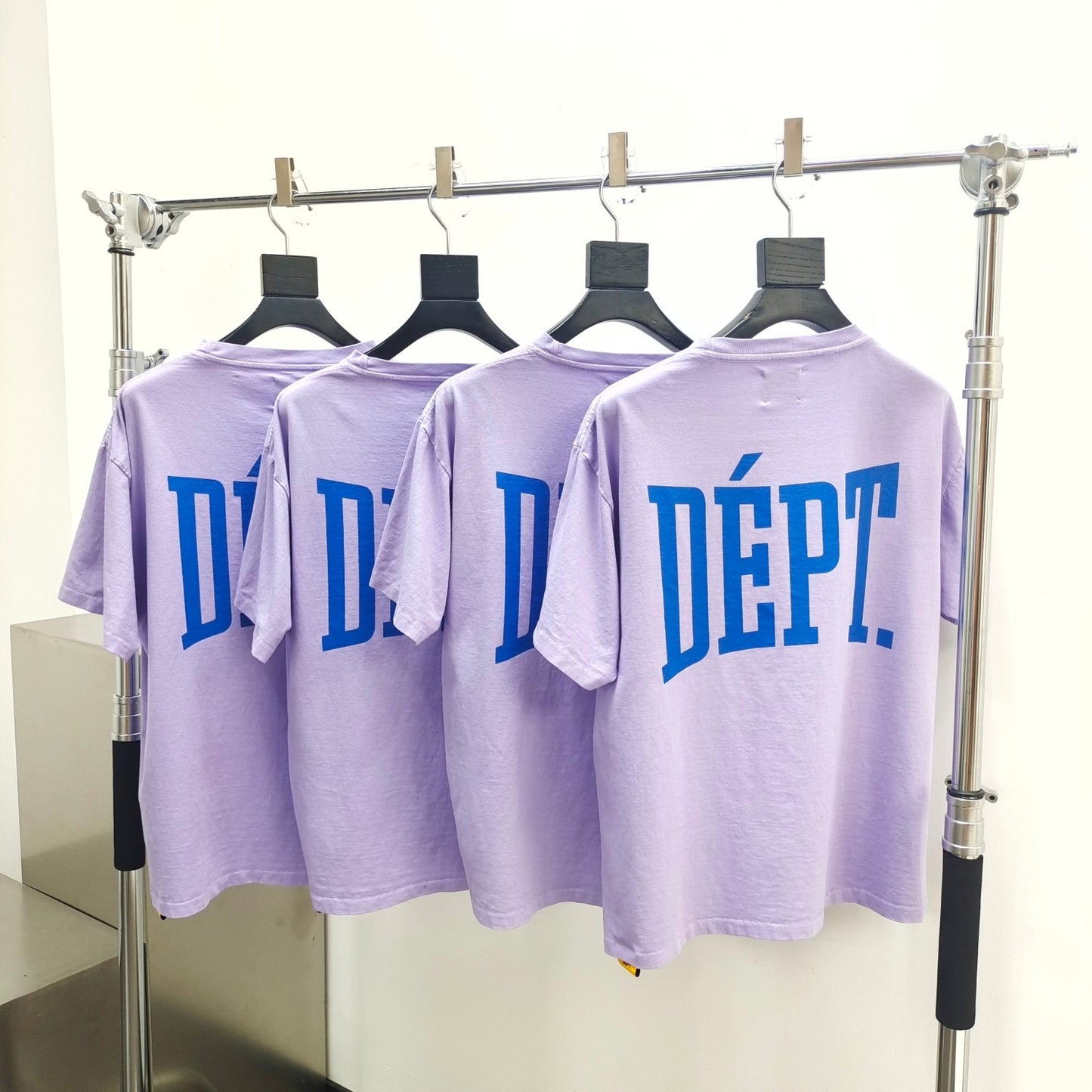 Himmelblaues T-Shirt