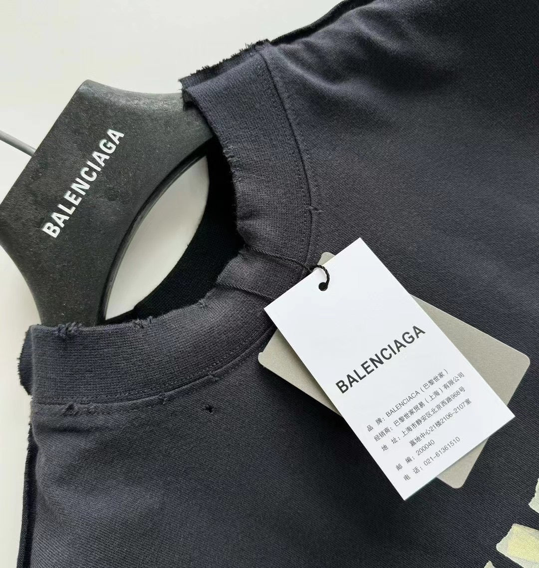 Black T-shirt - FashionHype.xyz