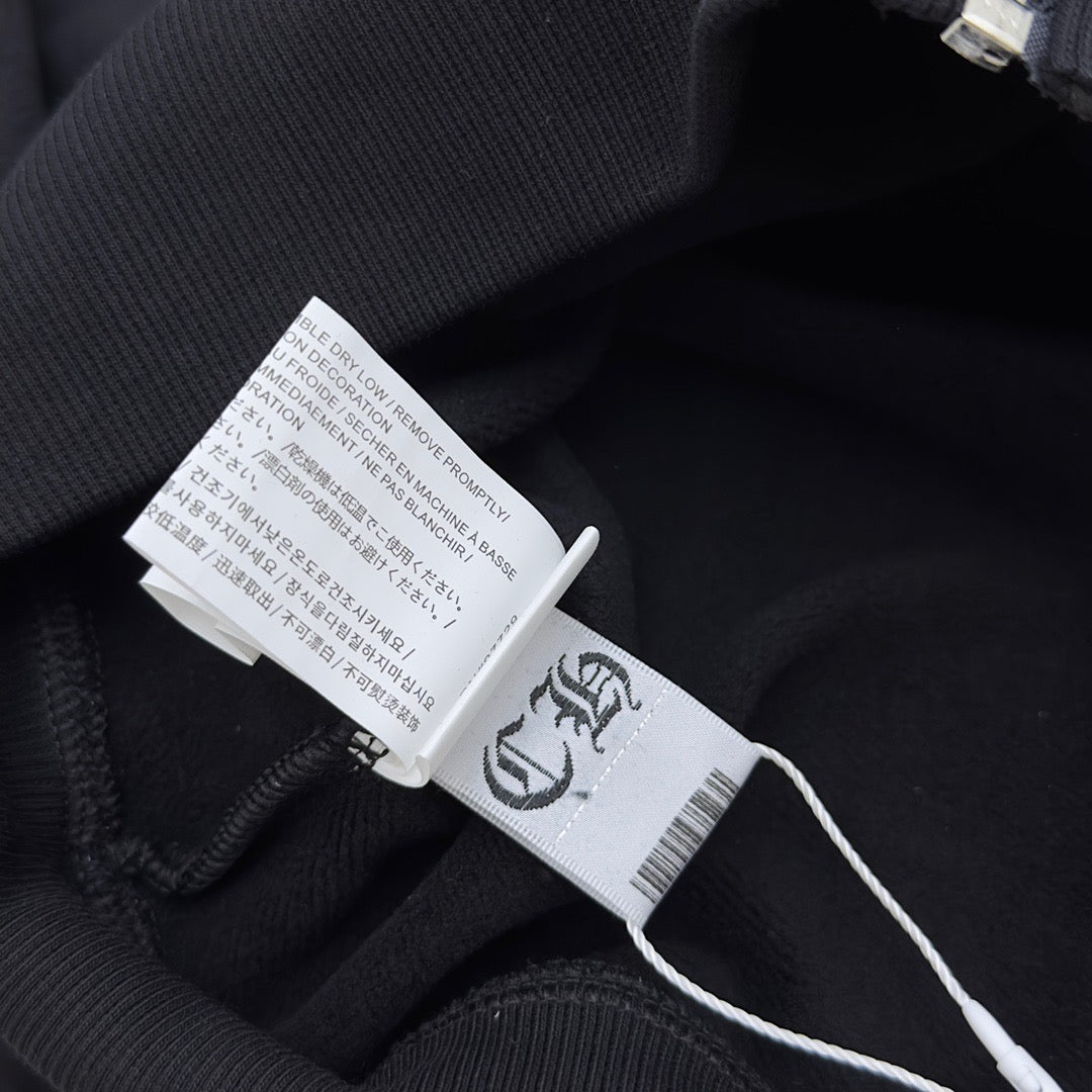 Black Hoodie - Size M - FashionHype.xyz