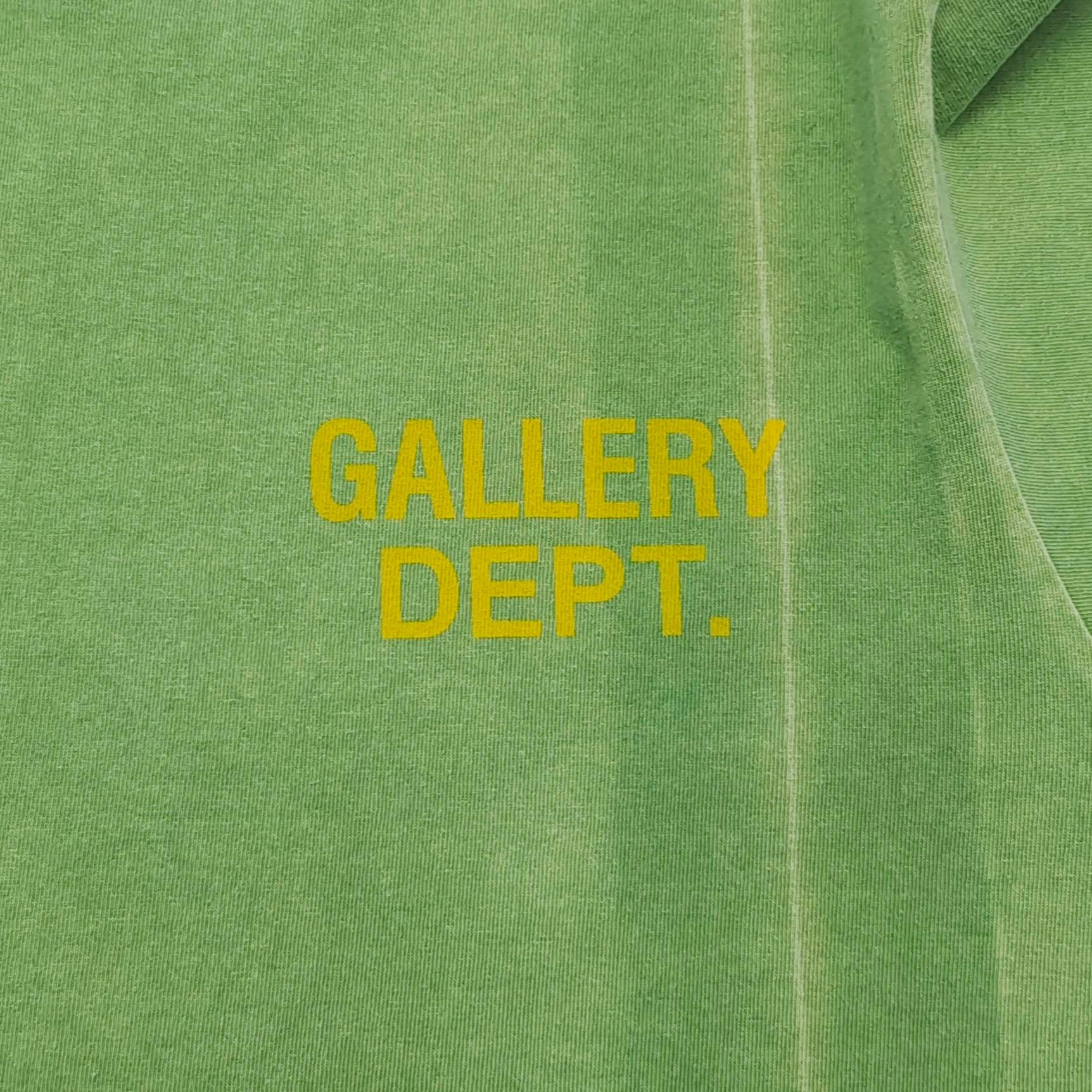 Grünes T-Shirt