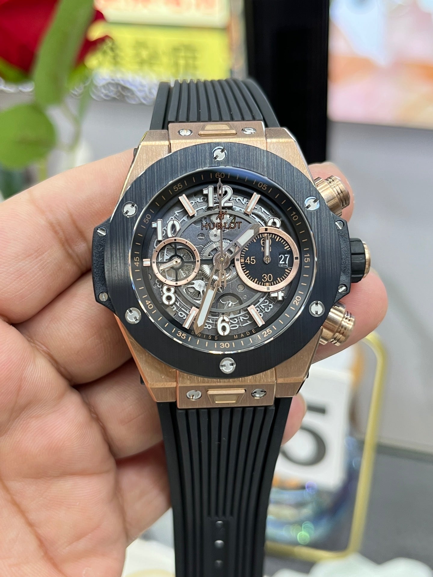 Schwarze Uhr