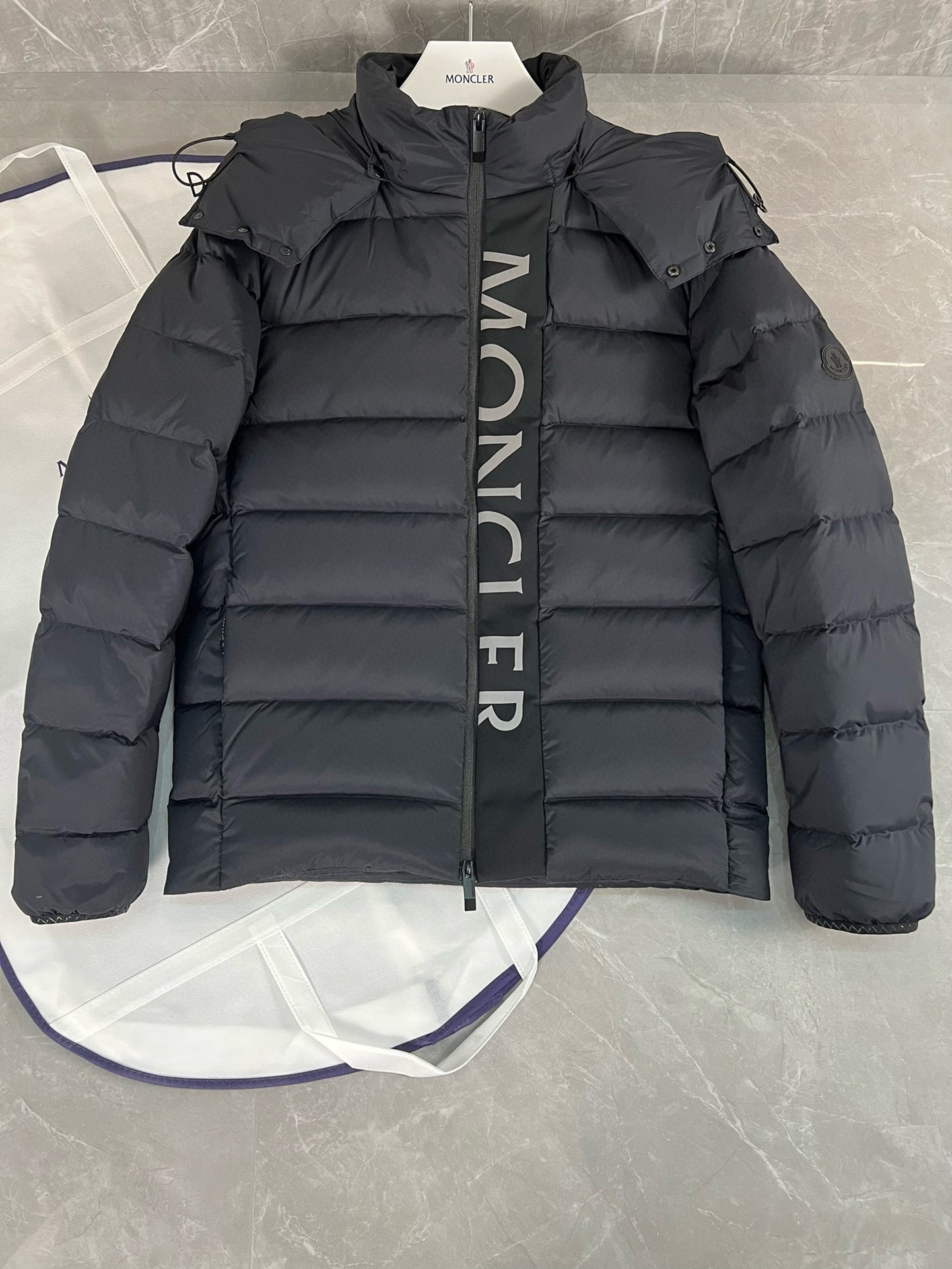 Schwarze Jacke