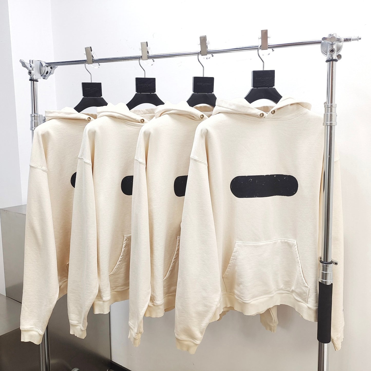 Sudadera con capucha beige