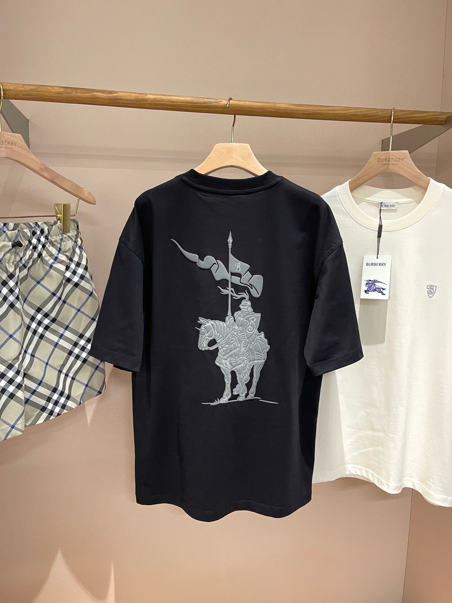 Schwarzes T-Shirt
