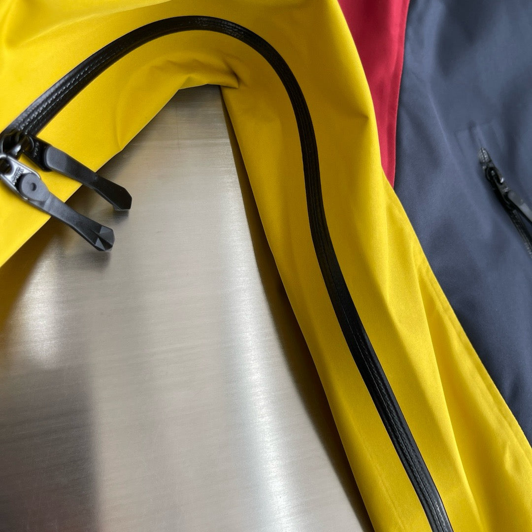Mehrfarbige Jacke