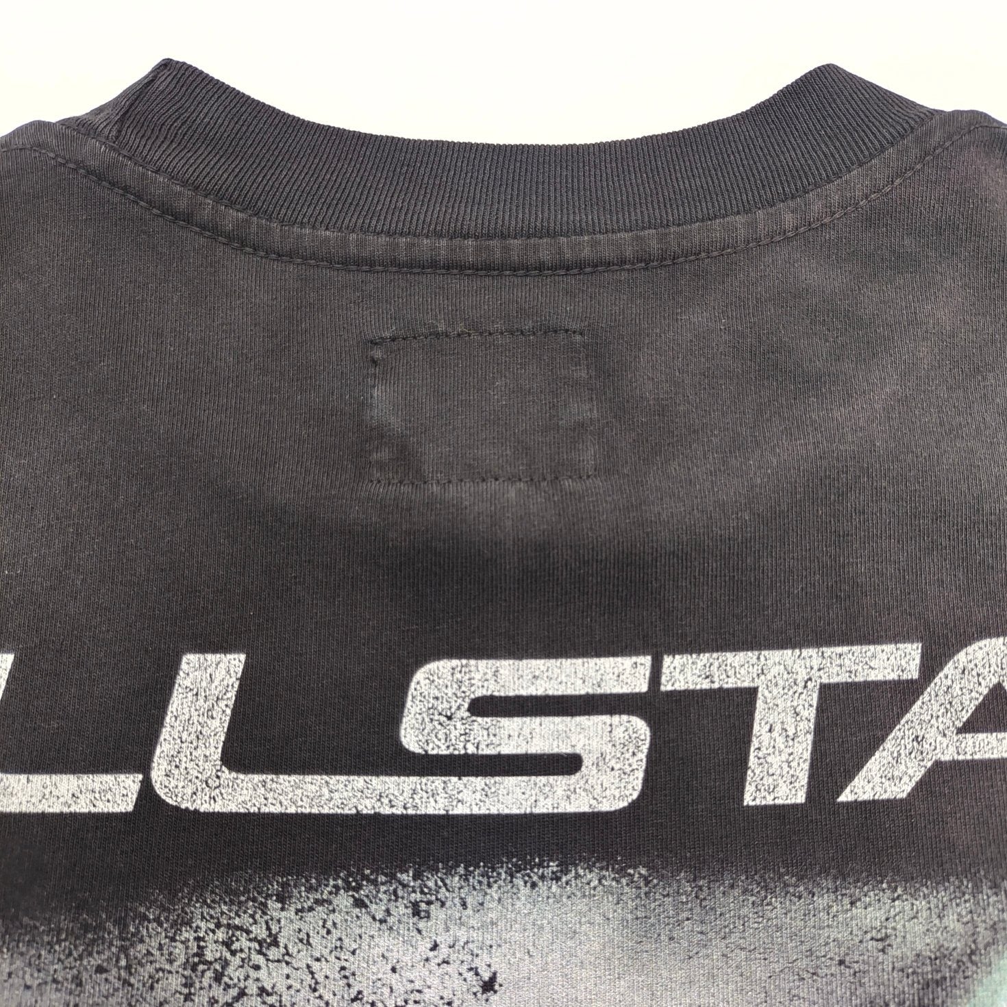 Dunkelschwarzes T-Shirt