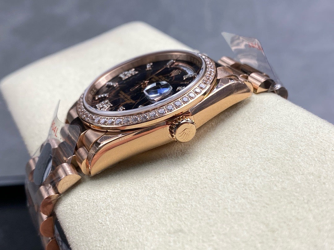 Goldfarbene Uhr