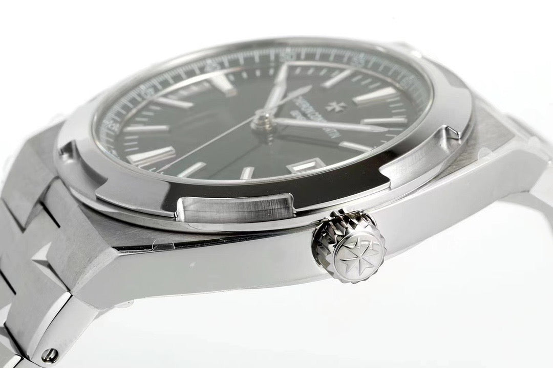 Weiß-schwarze Uhr