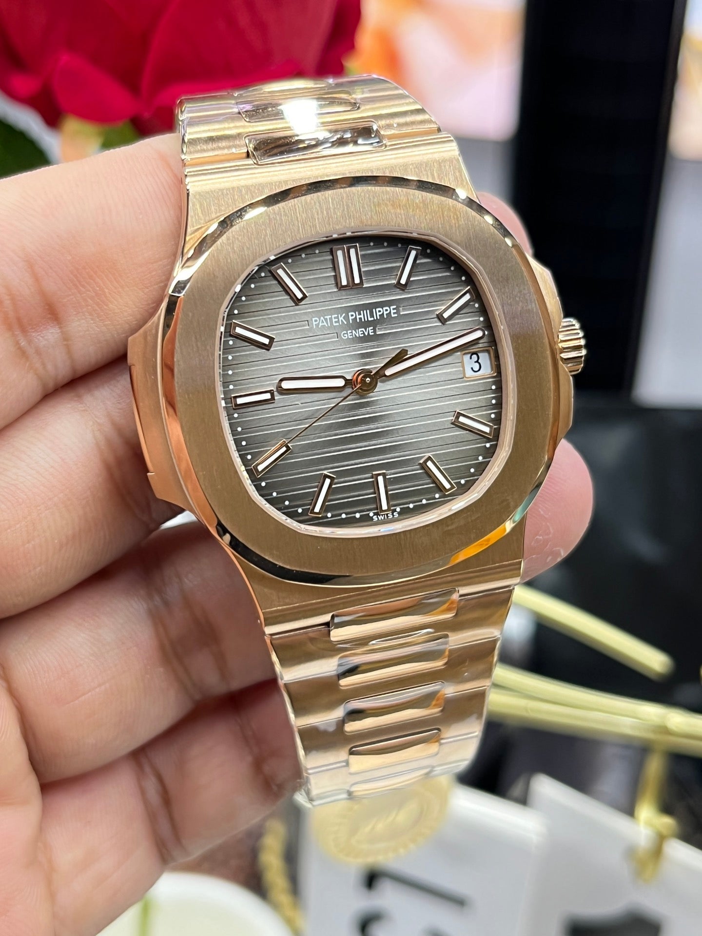 Goldfarbene Uhr